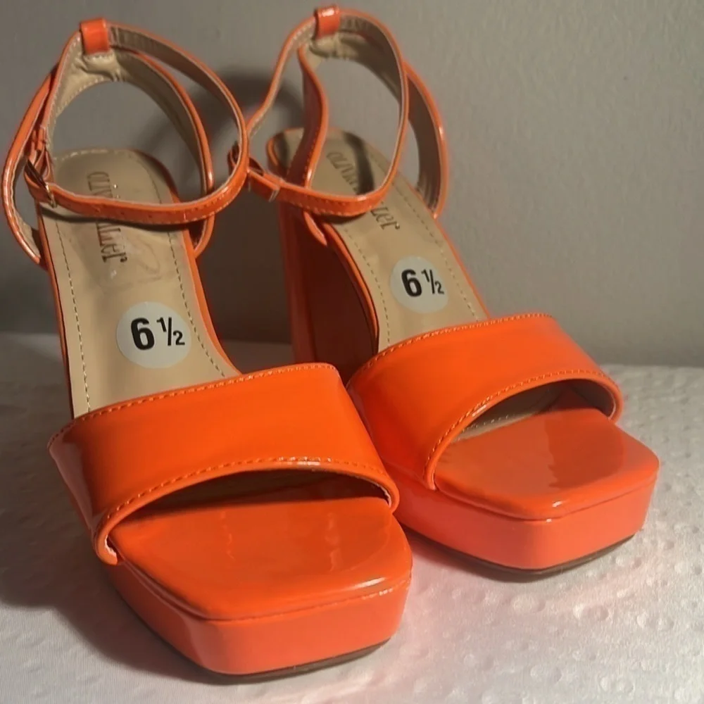 👡Olivia Miller - Orange shoes Size 6.5